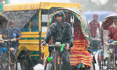 ভালোবাসা দিবসে শিমুল বাগানে পর্যটকদের ভিড়